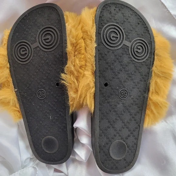 Henry Ferrera Golden Fur Slides - Picture 2 of 7